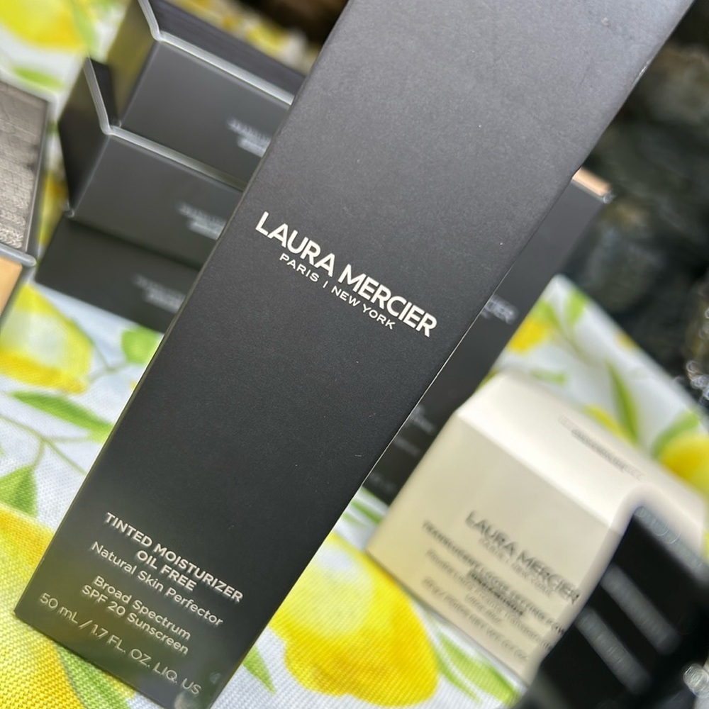 Tinted moisturizer color sand